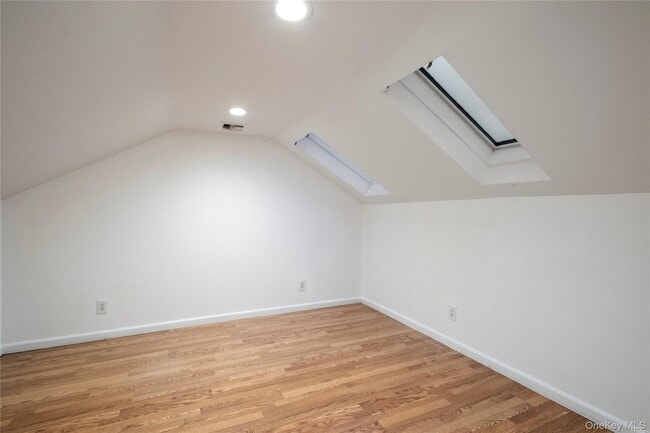 Building Photo - 14 Bayville Ave