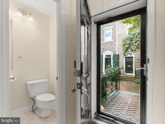 Building Photo - 4424 Westover Pl NW