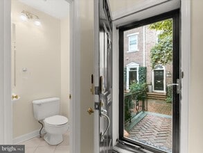 Building Photo - 4424 Westover Pl NW