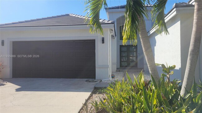 Building Photo - 381 Cameron Dr