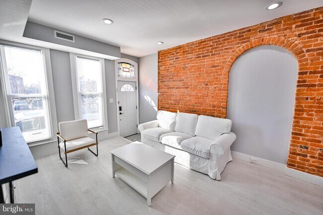 Foto del edificio - 1015 Riverside Ave