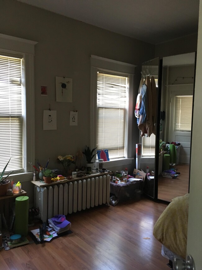 bedroom #1 - 286 Prior Ave N