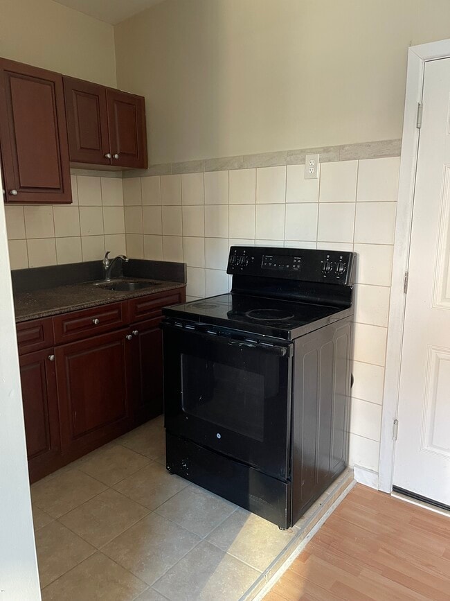 Building Photo - 4467 Frankford Ave