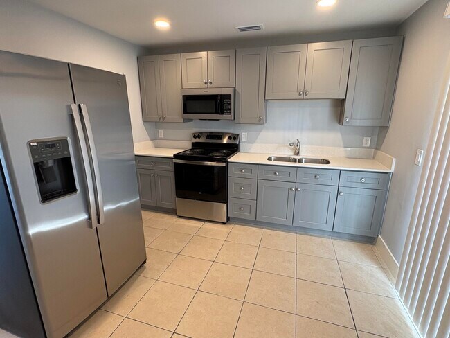 Foto del edificio - 4593 Coconut Rd