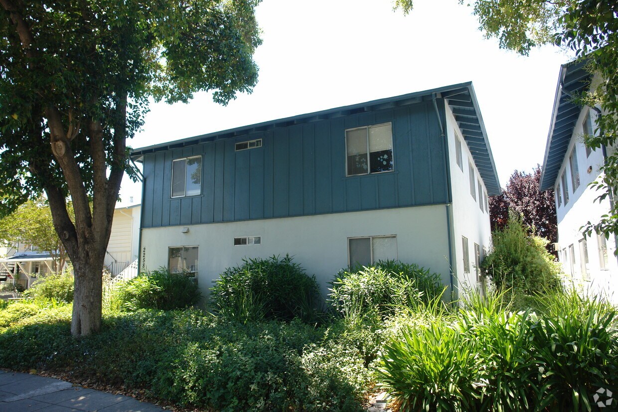 Building Photo - 2258 Los Padres Blvd