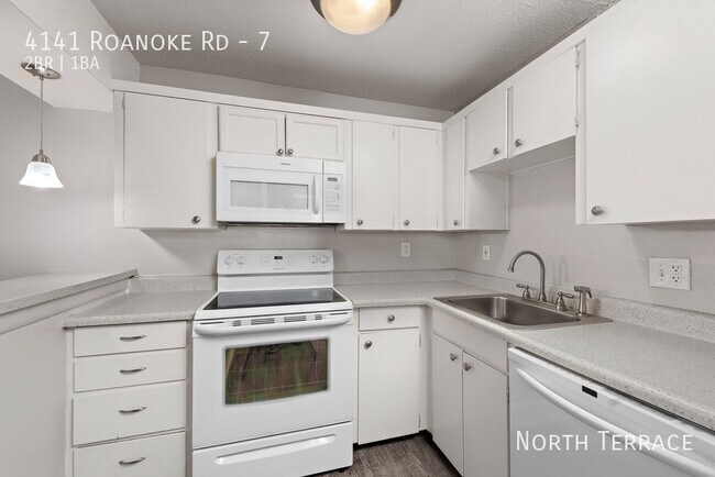 Foto del edificio - Freshly Upgraded 2BR in Volker-Roanoke – W...