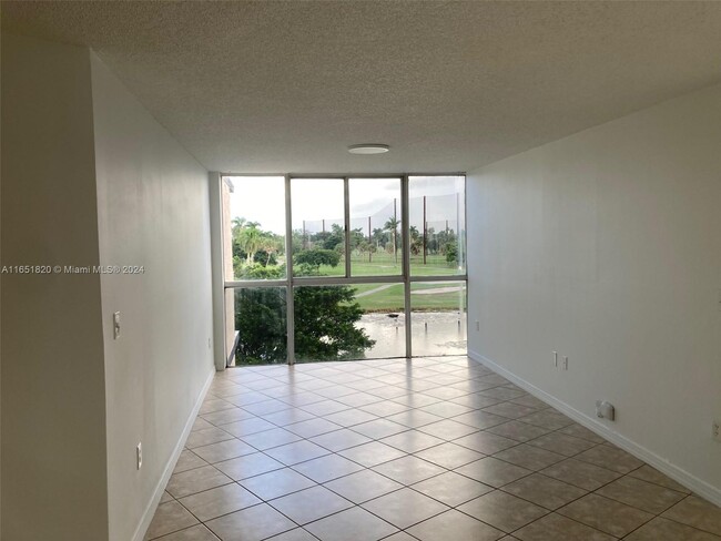 Foto del edificio - 6995 NW 186th St