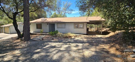 Building Photo - 13038 Squirrel Creek Rd