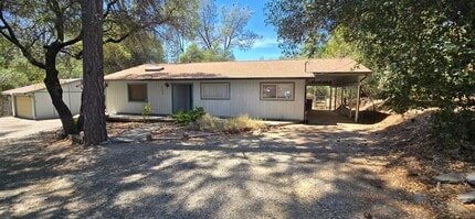Building Photo - 13038 Squirrel Creek Rd