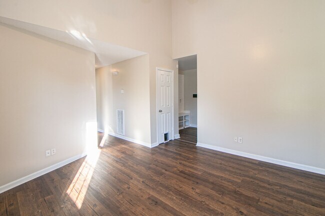 Building Photo - 529 Indian Ave