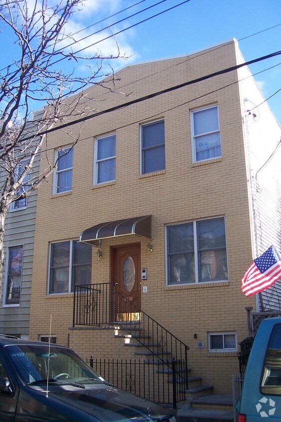 Foto del edificio - 6831 60th St