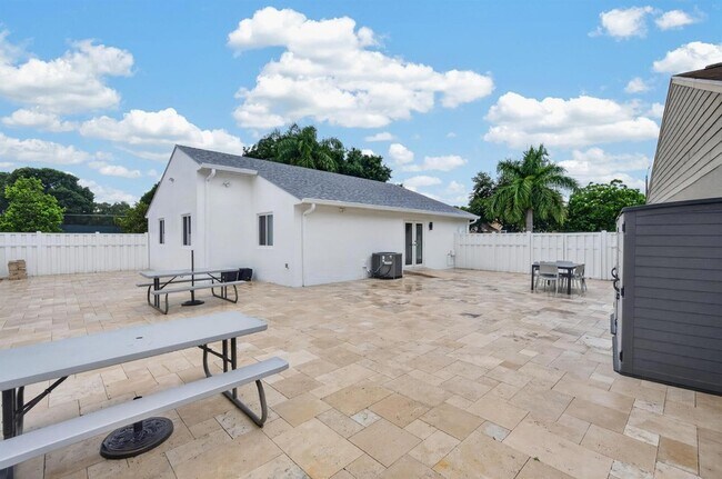 Foto del edificio - 1271 SW 85th Terrace