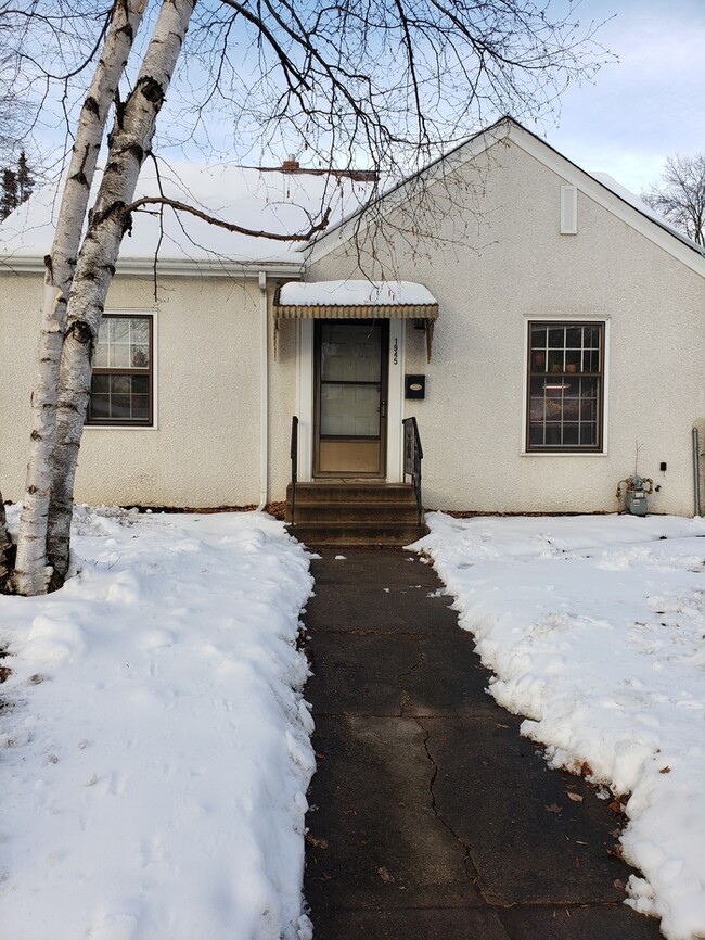 Building Photo - 1945 Hawthorne Ave E