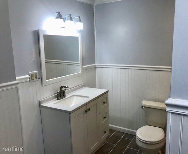 Building Photo - 4 br, 1 bath House - 239 Pearl Street