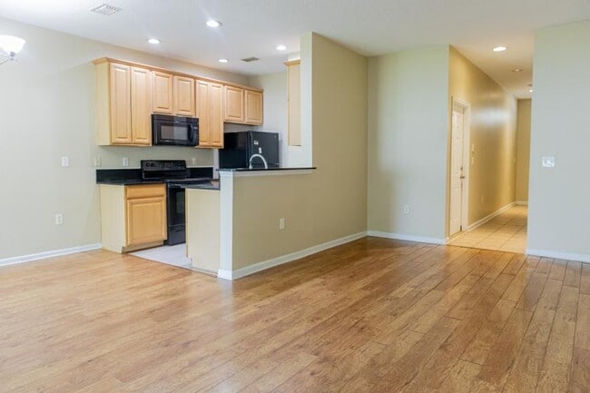 Foto del edificio - 3 bedroom in Jacksonville FL 32225