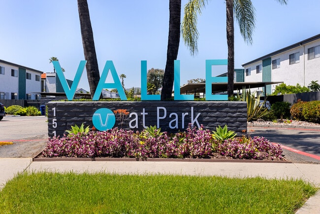 Building Photo - Valle at Park