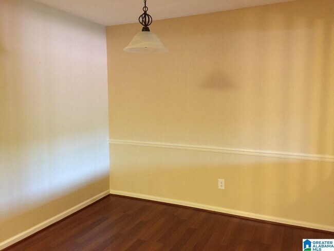 Foto del edificio - 1108 Chapel Creek Dr