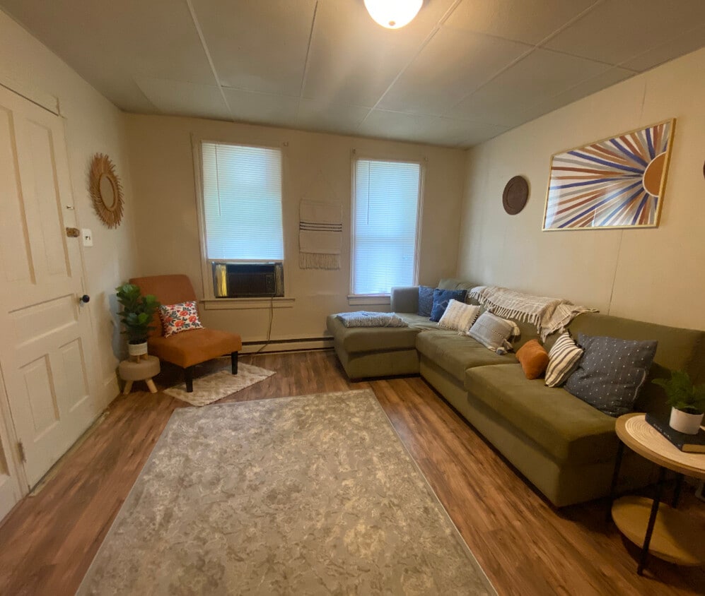 328 S Broad St Unit 1, Nazareth, PA 18064 Apartments in Nazareth, PA