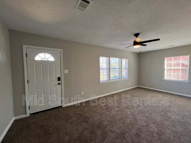 Building Photo - 2483 Dana Dr