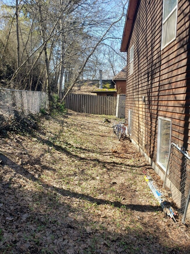 Building Photo - 317 E C St