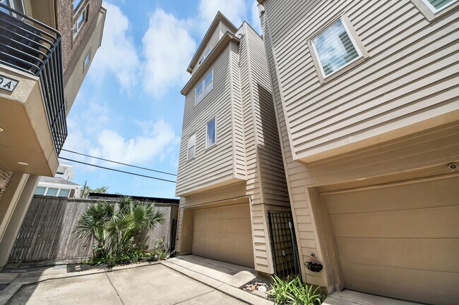 Foto del edificio - 1807 W Webster St