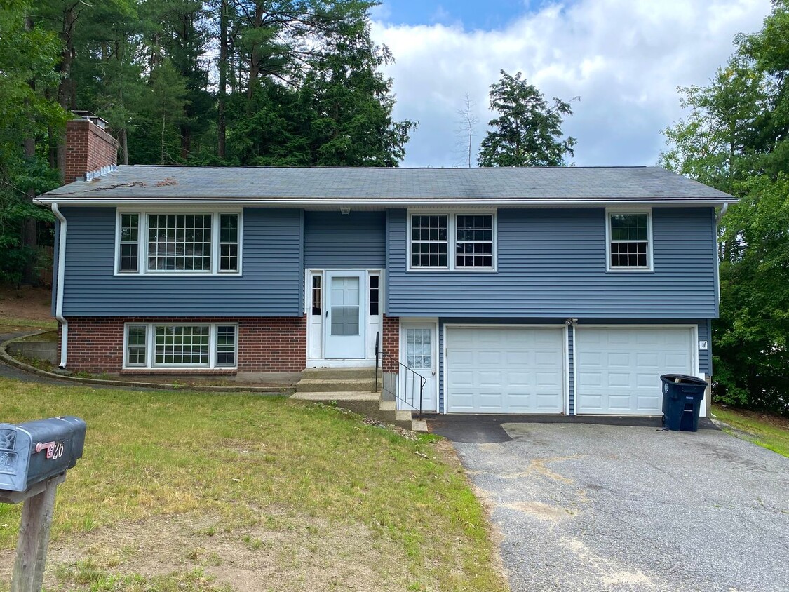 Foto principal - 3 Bedroom single family in North Nashua