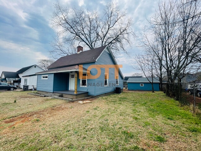 Foto del edificio - 603 Cedar Lane Rd