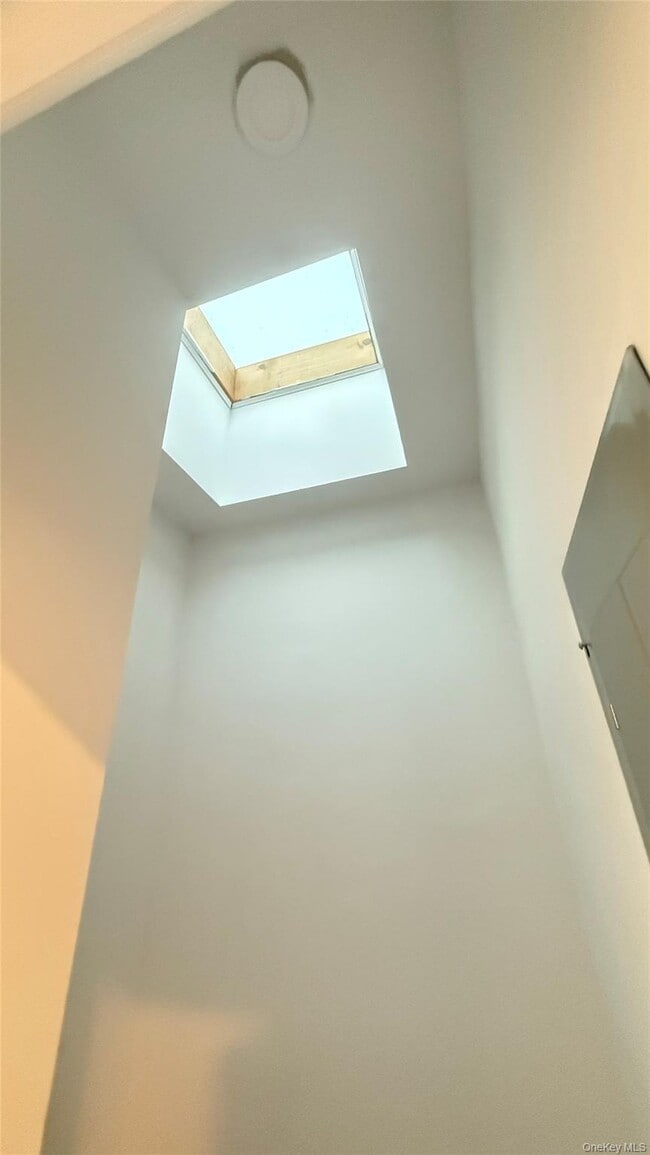 Foto del edificio - 50-35 42nd St
