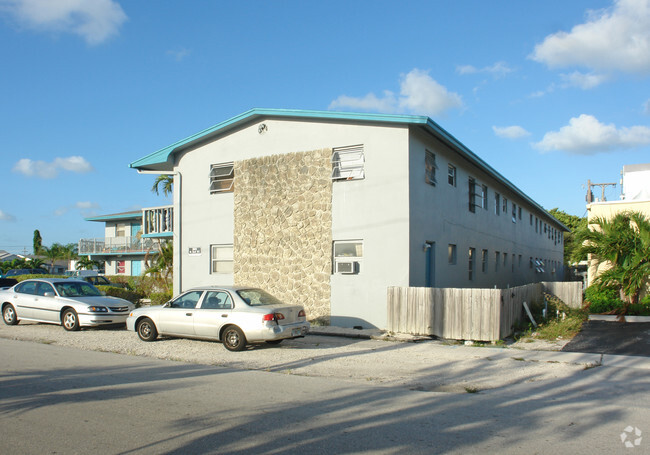 Building Photo - Lantana Apartments