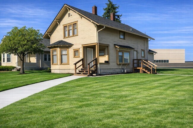 Exterior sur - 2000 Iron St