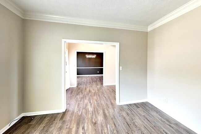 Building Photo - 2635 Rainbow Creek Dr