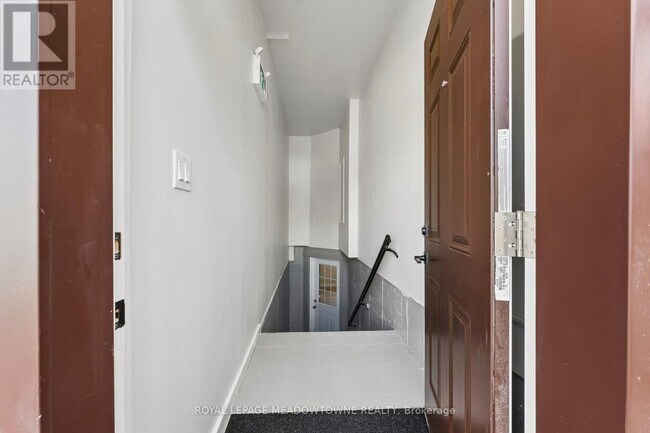 Photo du bâtiment - 15 Learmont Ave