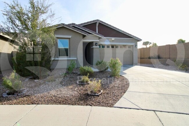 Building Photo - 20815 N 40th Dr