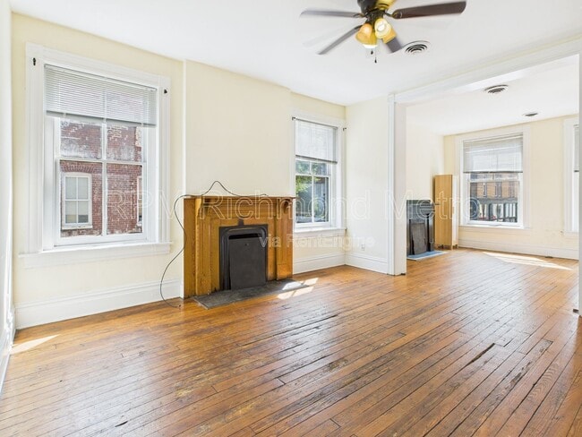 Photo - 200 W Broad St House