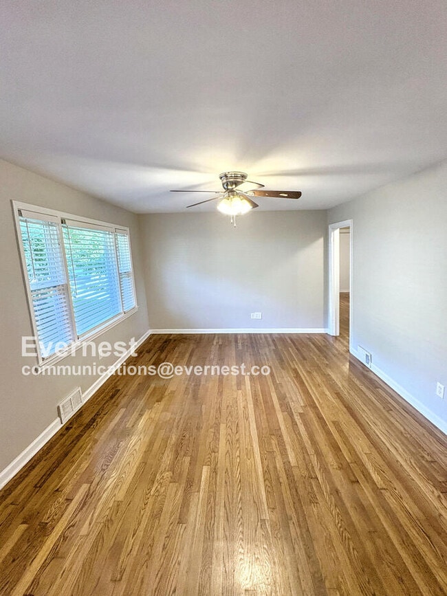 Building Photo - 2722 Harrington Dr