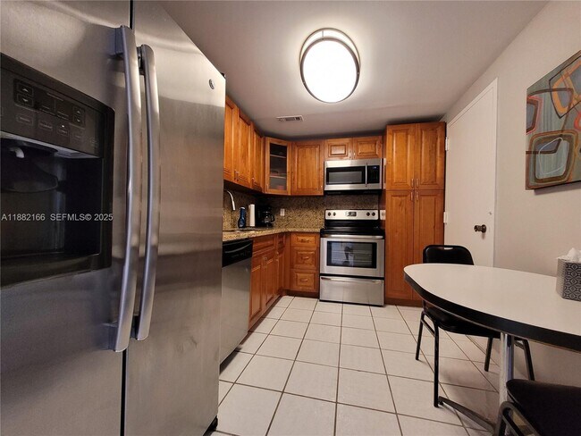 Foto del edificio - 1985 S Ocean Dr