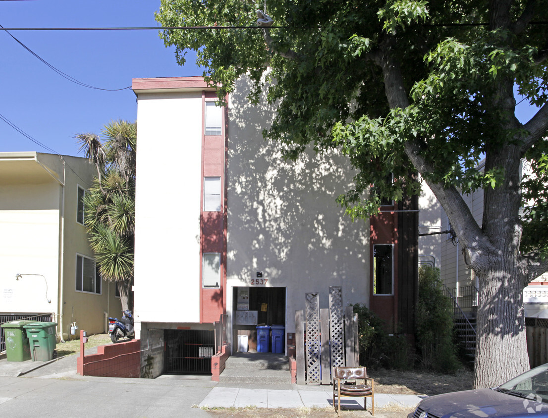 Building Photo - 2537 Ellsworth St