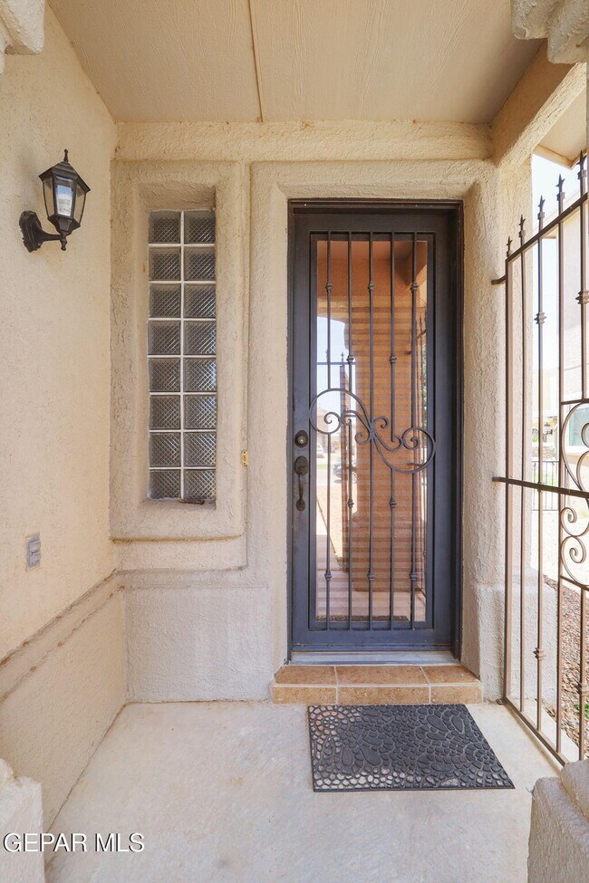 Foto del edificio - 2057 Shreya St