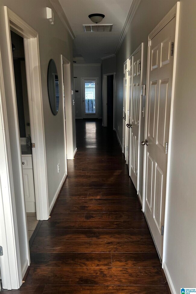 Foto del edificio - 2304 Crowns Ln