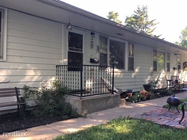 Building Photo - 2 br, 1 bath Duplex - 1905 SW Lane St Unit B