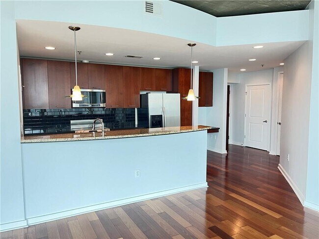 Building Photo - 3324 Peachtree Rd NE