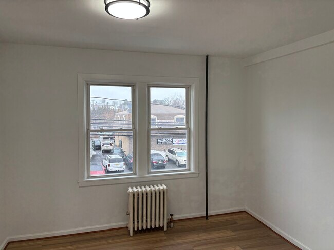 Foto del edificio - 334 Midland Ave