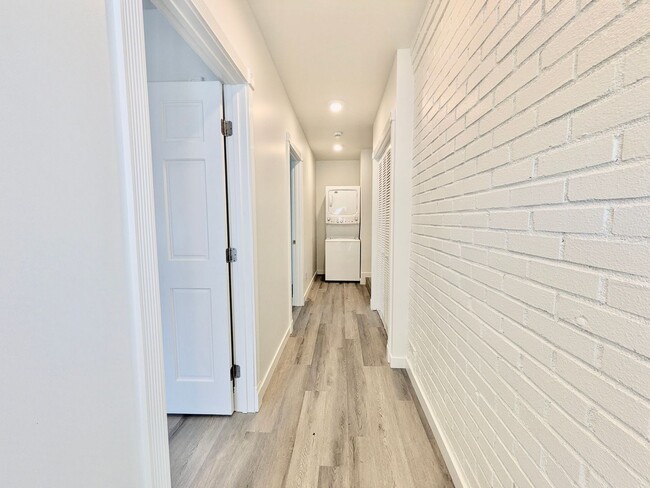 Photo - 9938 SW TERWILLIGER BLVD. Apartment