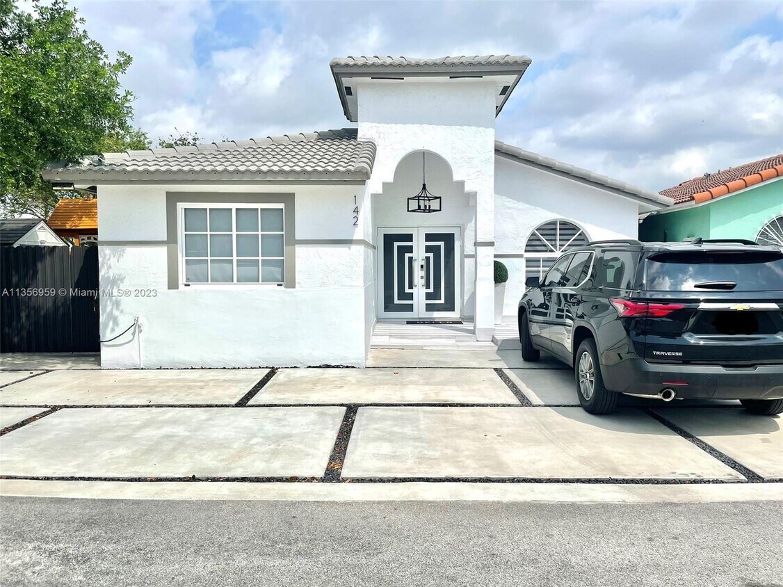 3355 W 68th St, Hialeah, FL 33018 House Rental in Hialeah, FL