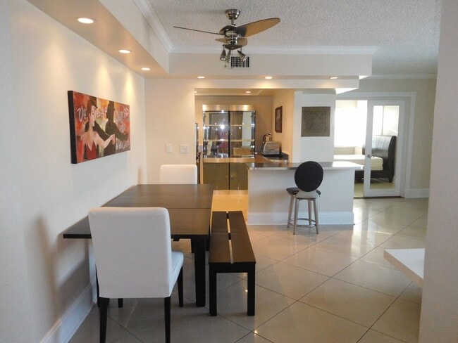 Dining area off of kitchen - 112 S Federal Hwy