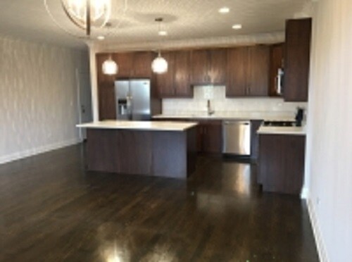 Foto del edificio - 1843 W Irving Park Rd