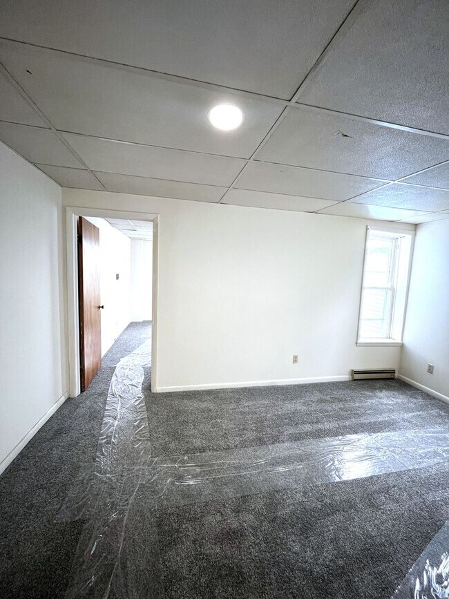 Foto del edificio - Updated 1 Bed / 1 Bath Second-Floor Apartm...