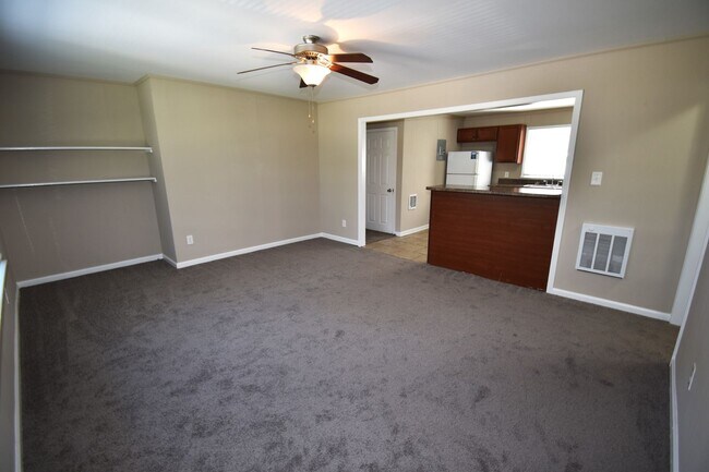 Foto del edificio - 2976 Lake Rd