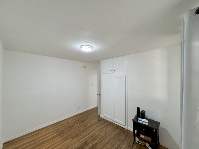 Dormitorio 3 - 9548 Claymore St