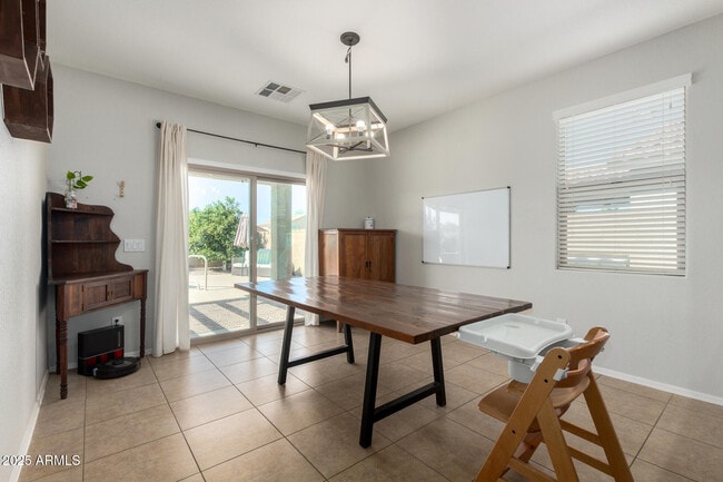 Foto del edificio - 18864 N Lariat Rd